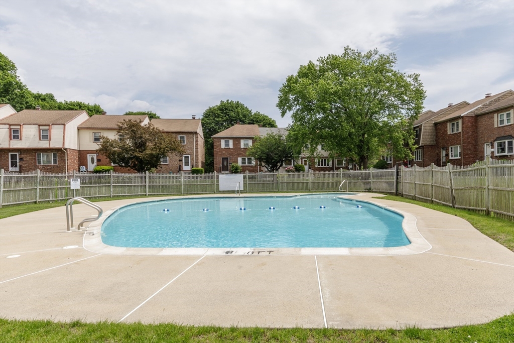6 Loring Hills Ave G4