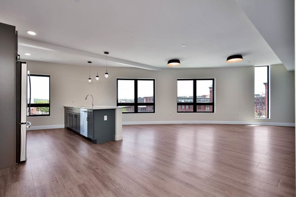 215 CANAL ST # 4, LAWRENCE, MA 01840 - Image ee8ca5e81cbb496ff00f892bece249f9/1738156708