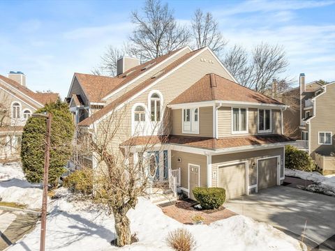 47 Pointe Rok Dr 47 Worcester MA 01604