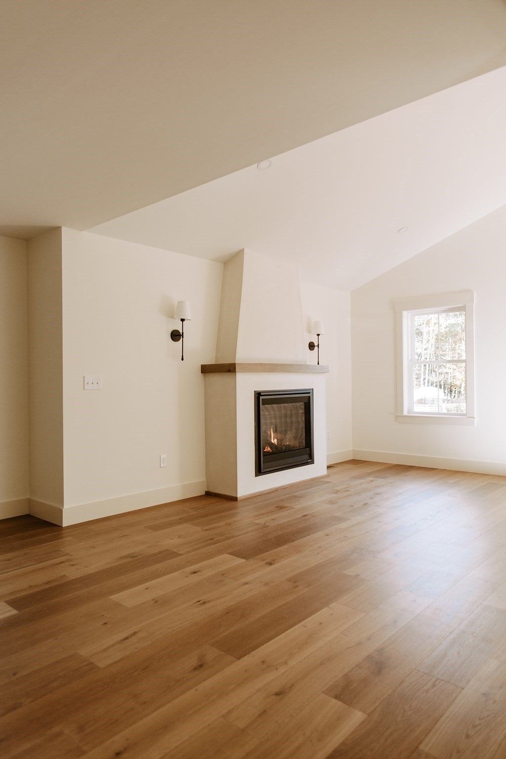 809 Chase Rd, Lunenburg, MA Photo #10