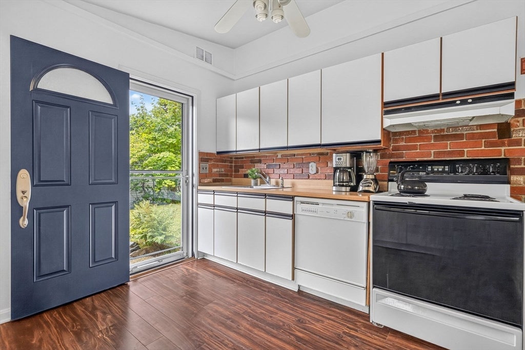 6 Fernbrook Rd, Northborough, MA Photo #12