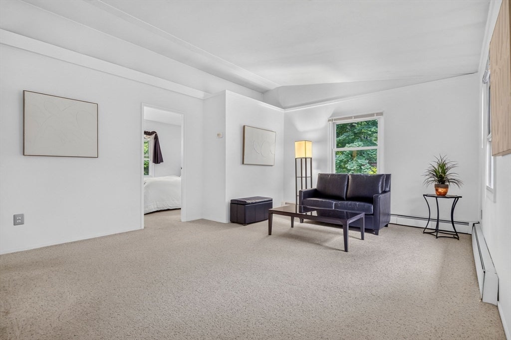 6 Fernbrook Rd, Northborough, MA Photo #2