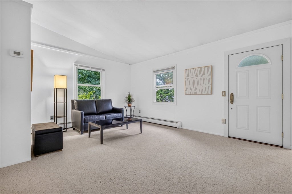 6 Fernbrook Rd, Northborough, MA Photo #4