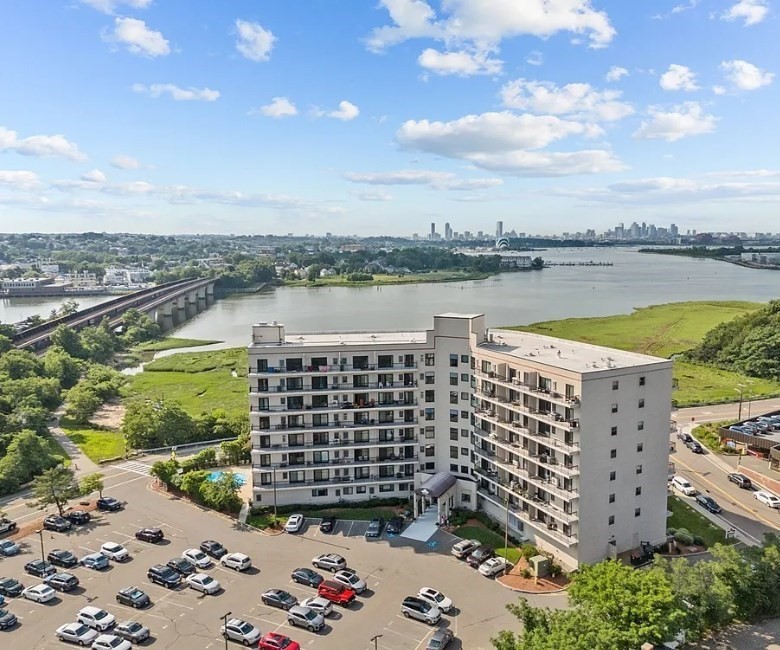 Photo of 133 Commander Shea BLVD #817, Quincy, MA