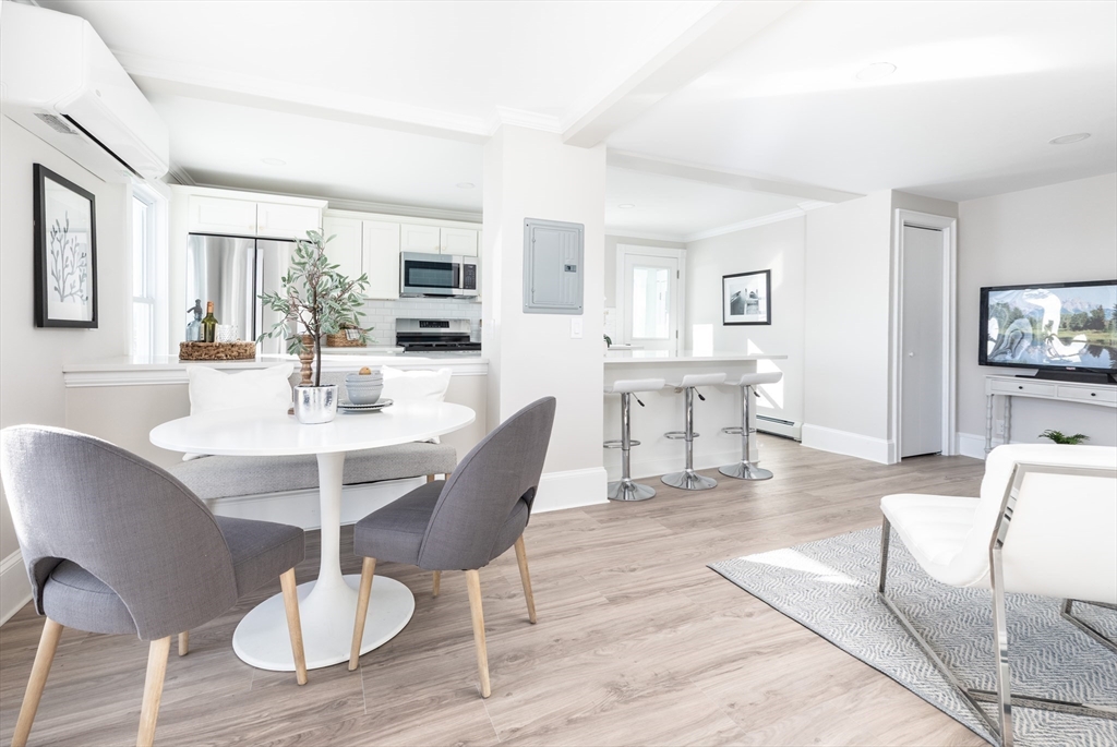 51 Harbor View Ave 1