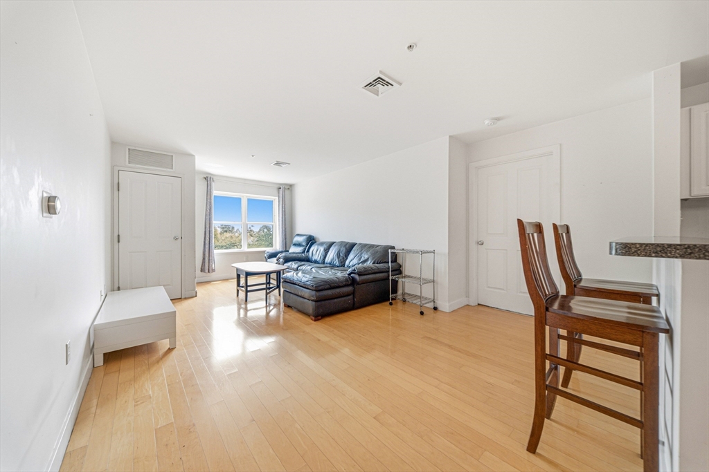 30 Franklin St 312
