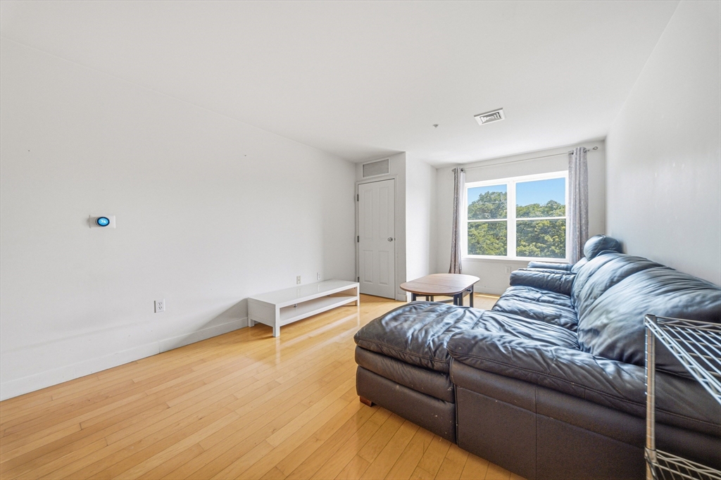 30 Franklin St 312