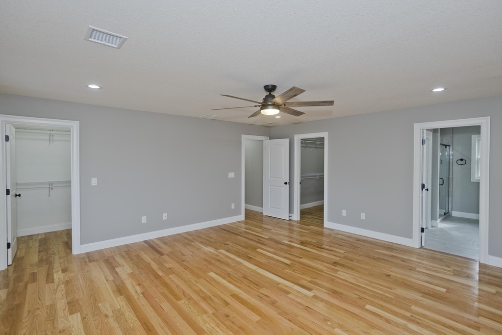 East Longmeadow, Massachusetts 01028, United States, 4 Bedrooms Bedrooms, ,3 BathroomsBathrooms,Residential,Active,240156