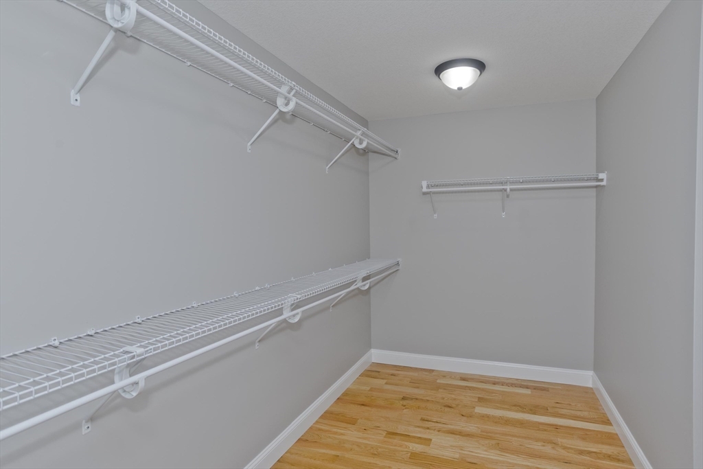 East Longmeadow, Massachusetts 01028, United States, 4 Bedrooms Bedrooms, ,3 BathroomsBathrooms,Residential,Active,240156