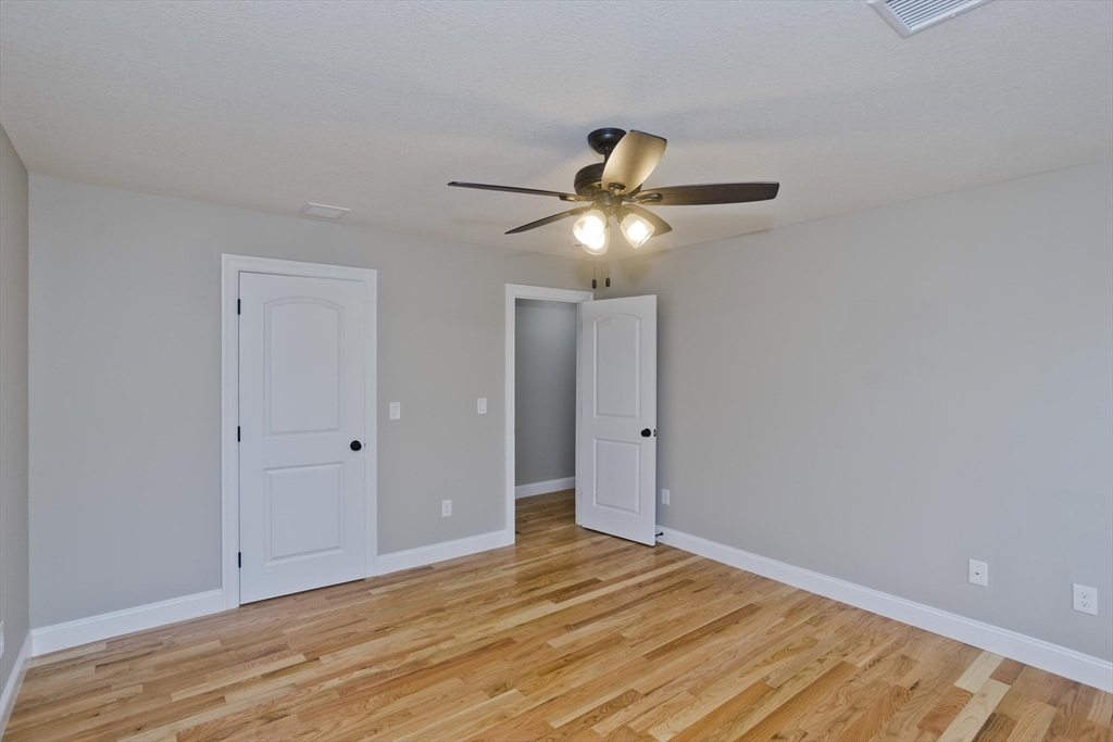 East Longmeadow, Massachusetts 01028, United States, 4 Bedrooms Bedrooms, ,3 BathroomsBathrooms,Residential,Active,240156