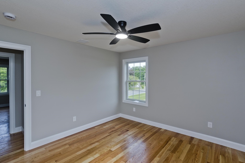 East Longmeadow, Massachusetts 01028, United States, 4 Bedrooms Bedrooms, ,3 BathroomsBathrooms,Residential,Active,240156