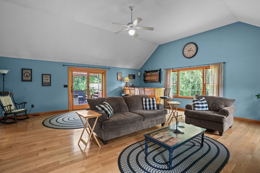 22 Crestwood