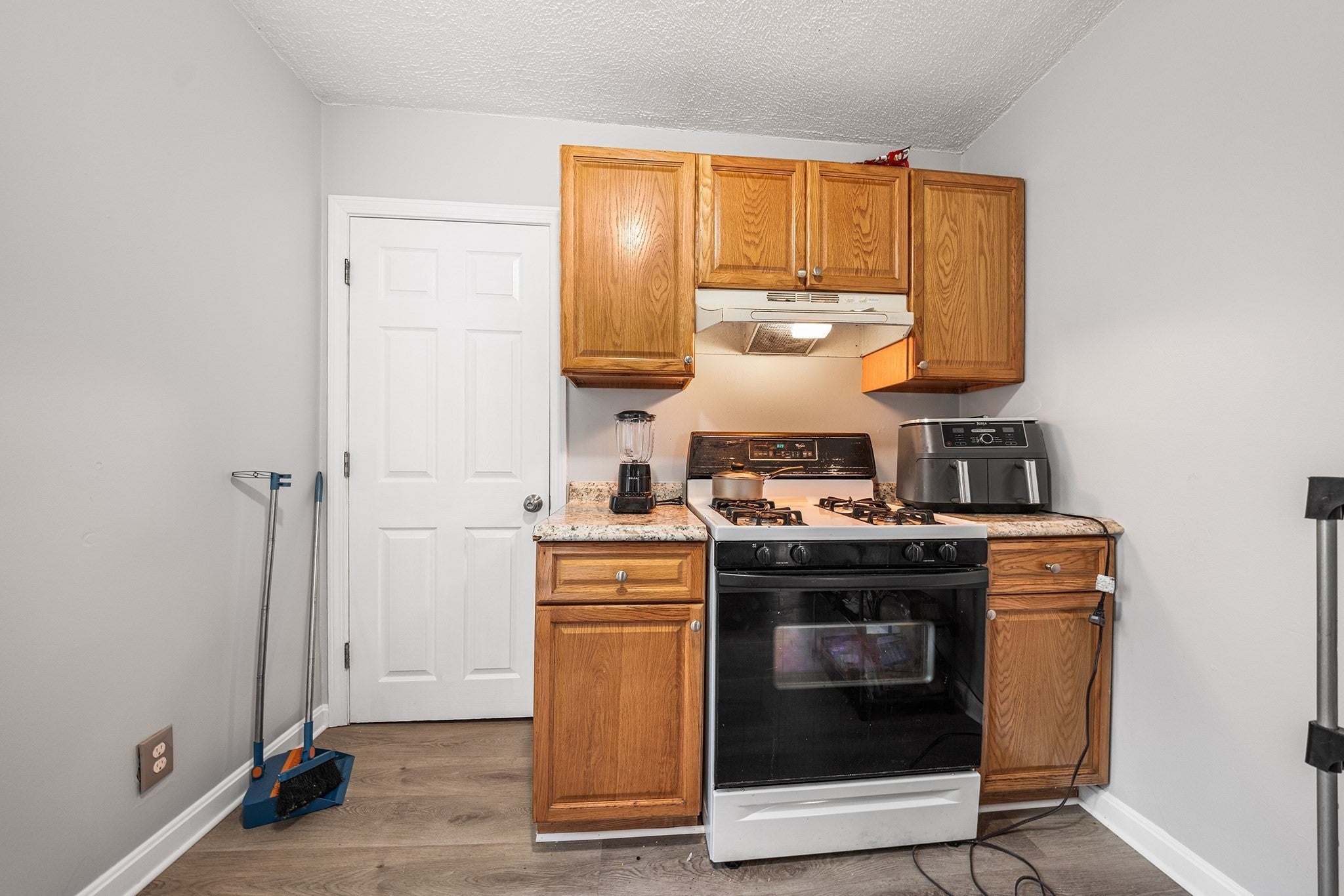 17-19 Hazard Ct, New Bedford, MA Photo #24