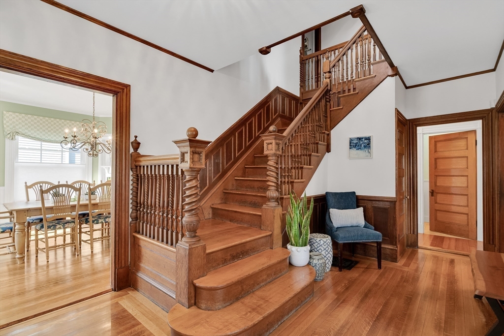 57 Waban Hill Rd N