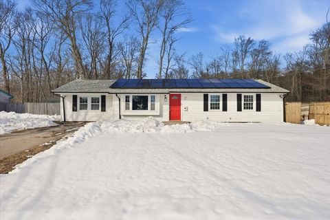 32 Foothill Rd Brockton MA 02302