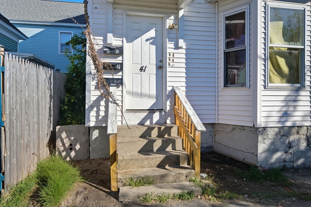 41 W L St