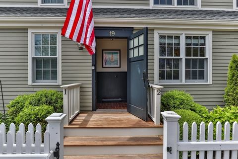 Condominium in Provincetown MA 19 Tremont Street 1.jpg