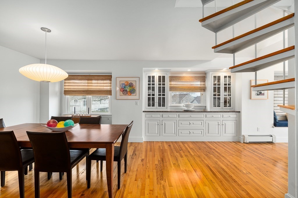 7 Hawthorne Lane