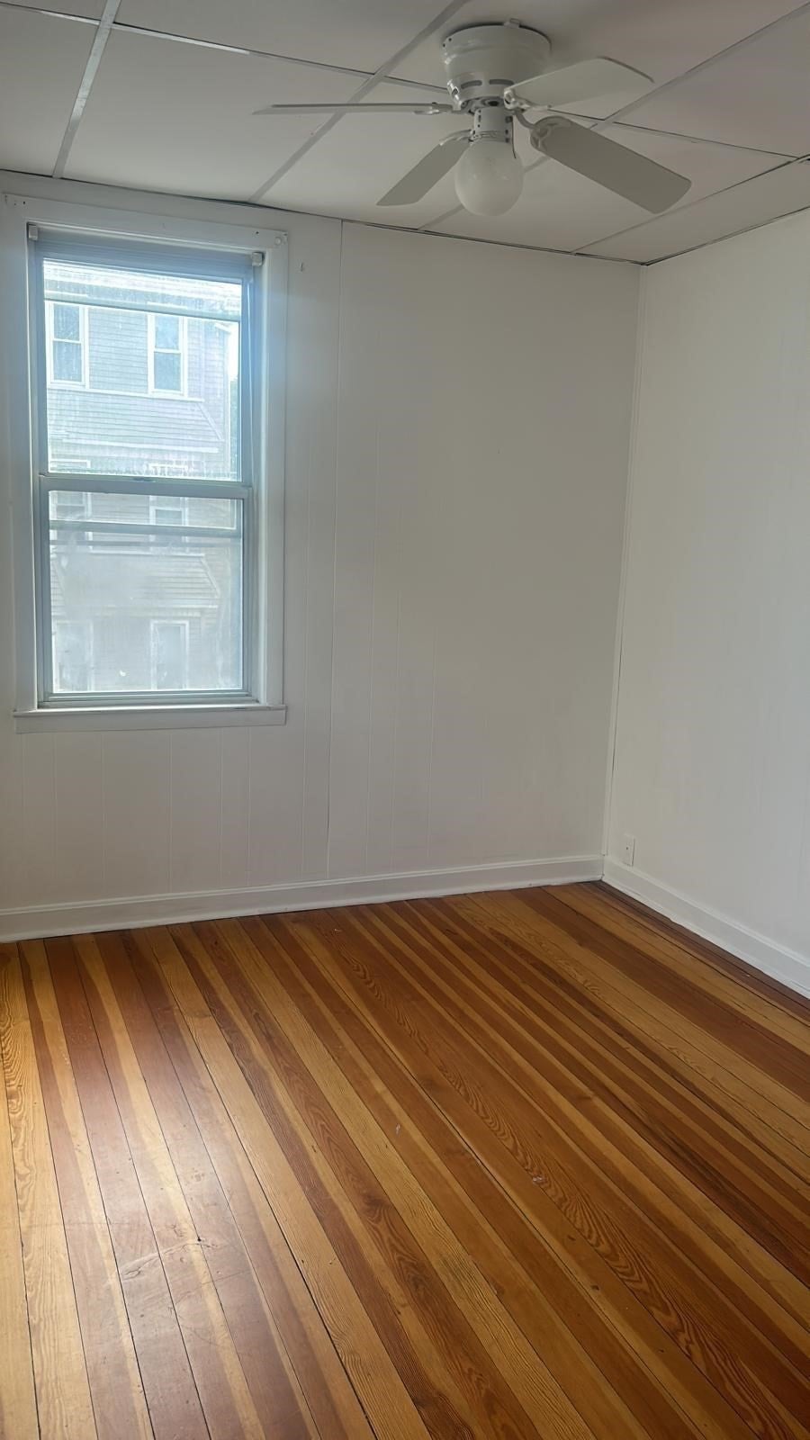 24-28 Hall St