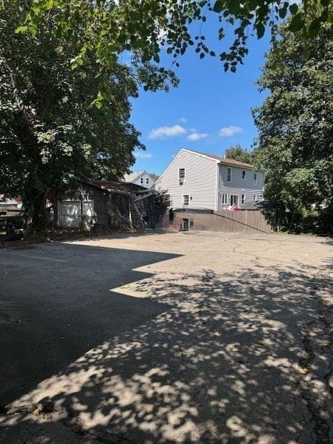 24-28 Hall St