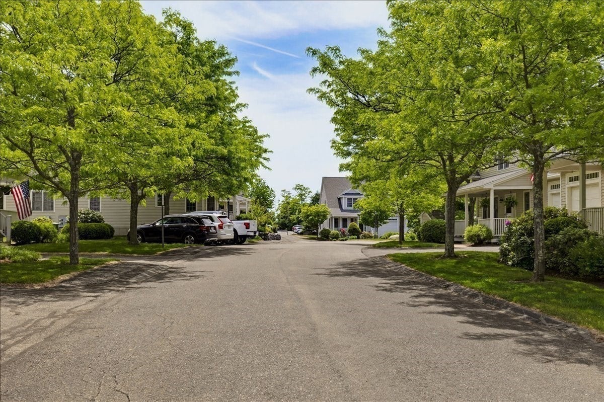 10 Charnstaff Lane 202
