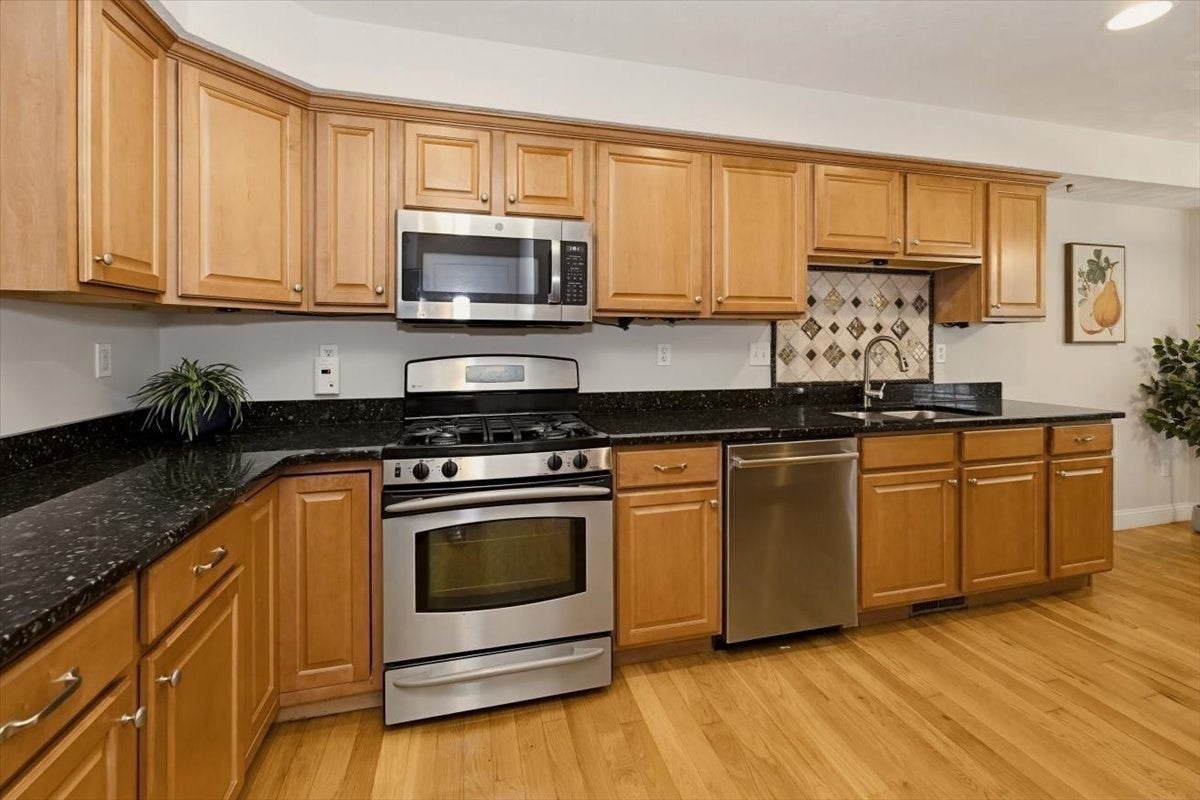 10 Charnstaff Lane #202, Billerica, MA, 10 Charnstaff Lane #202, Billerica, MA Photo #8
