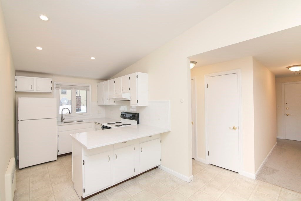 Photo of 118 Pleasant Street, Marblehead, MA