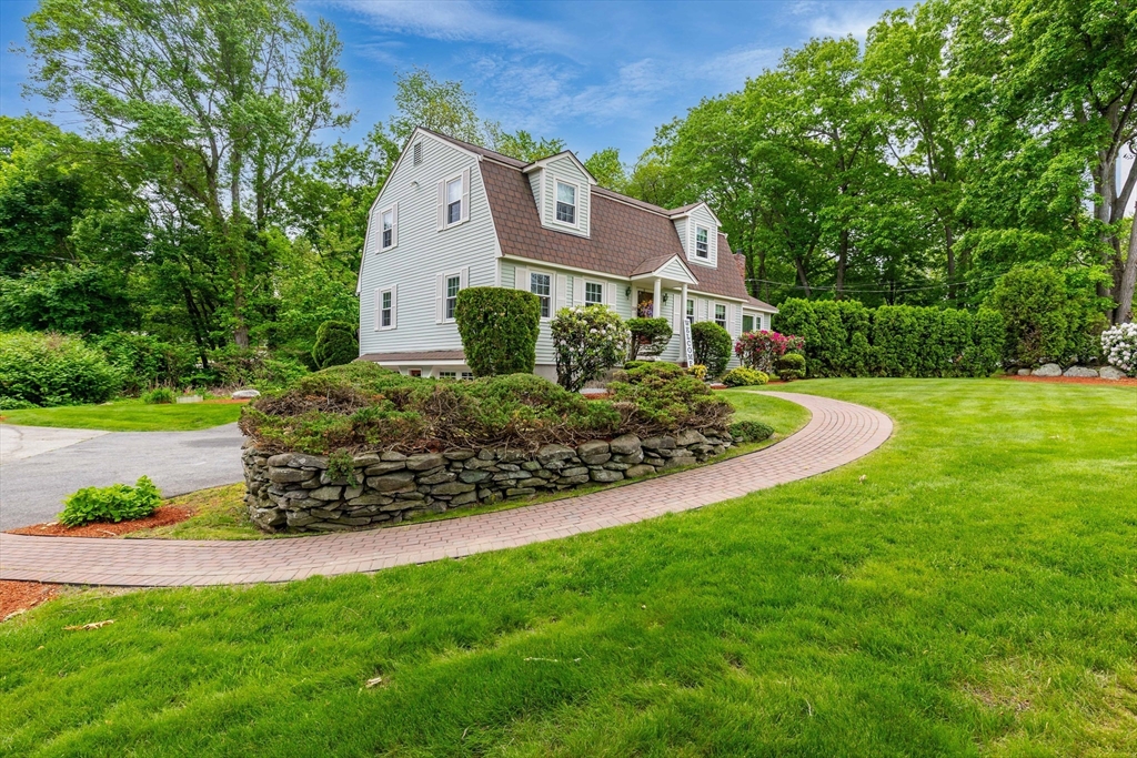 200 Kingsbury Ave