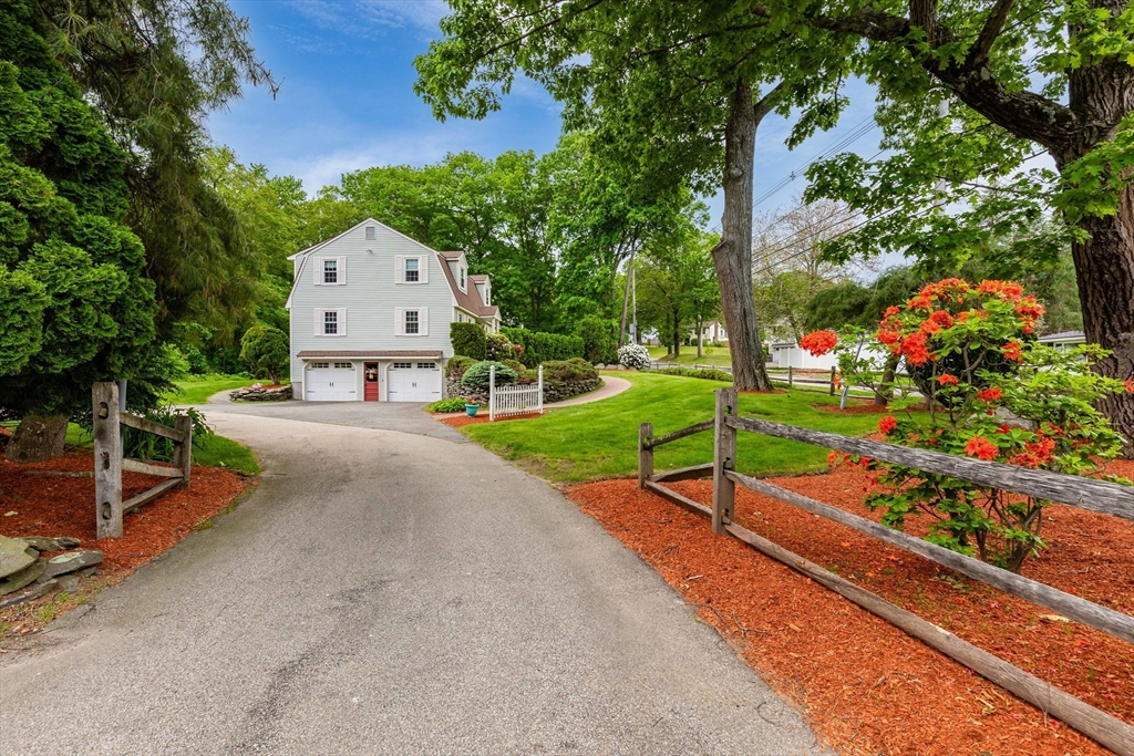 200 Kingsbury Ave