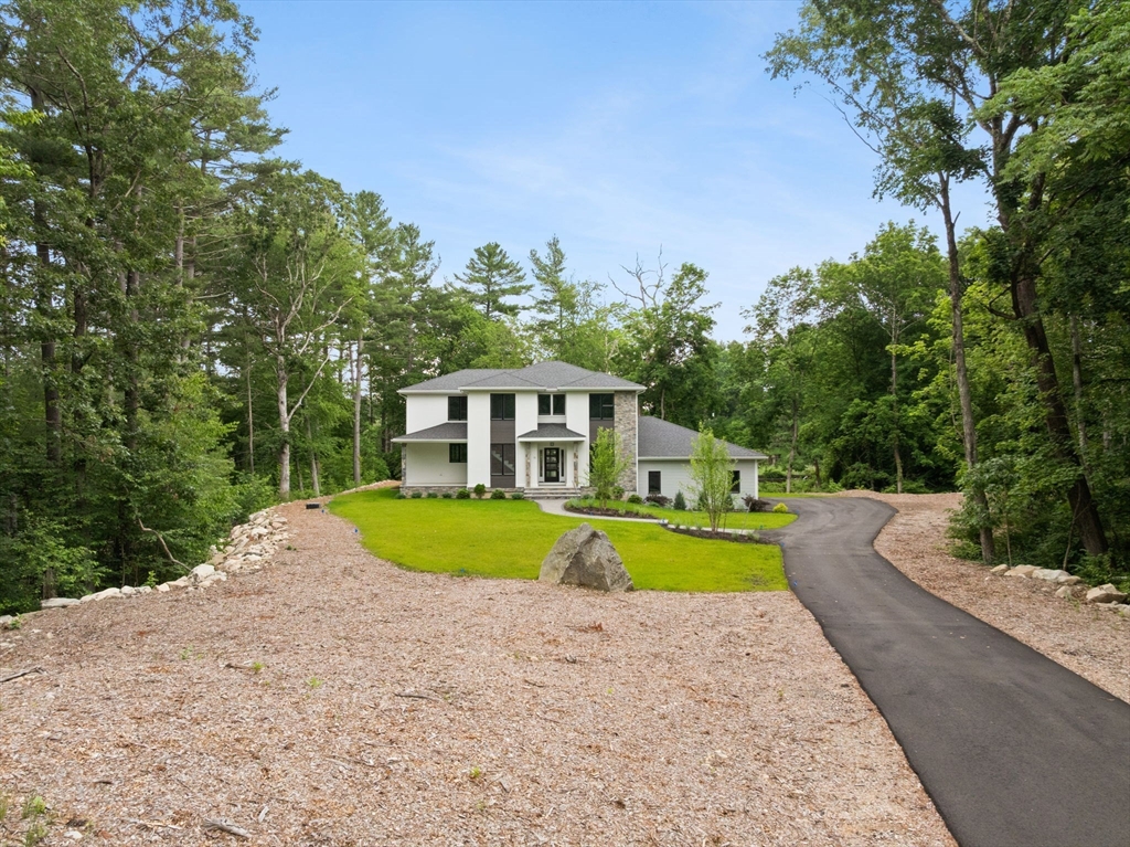11 Olde Stable Lane