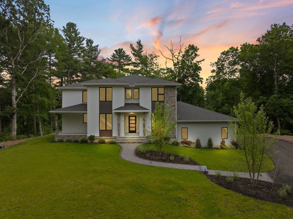 11 Olde Stable Lane