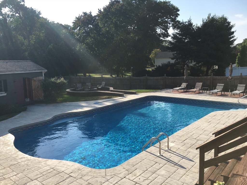 11 Antone Dr