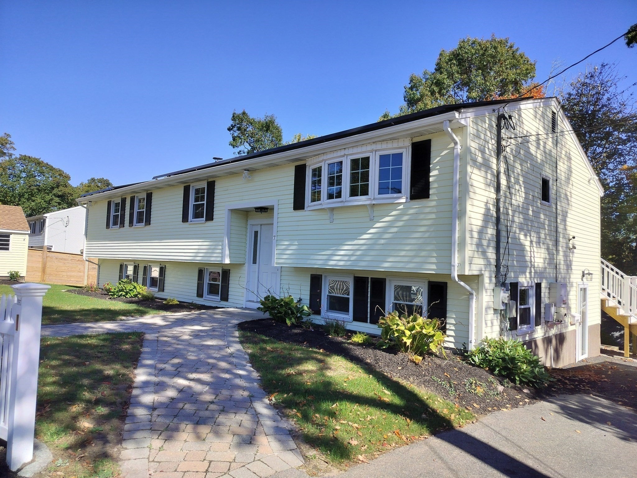 Photo of 7 Lawson St, Randolph, MA