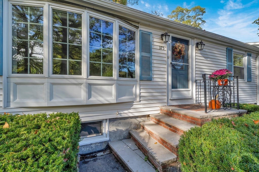 375 Marrett Rd