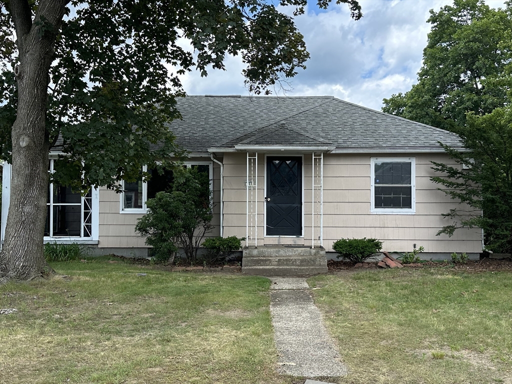 32 White St