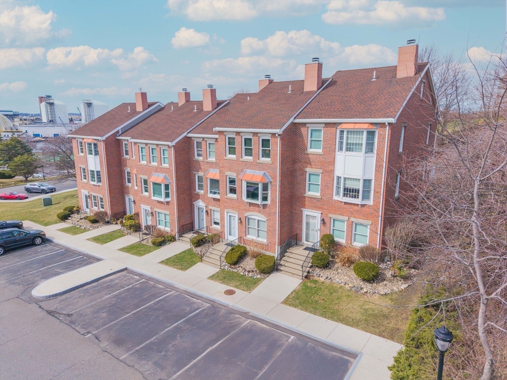 27 Breakwater Dr 27