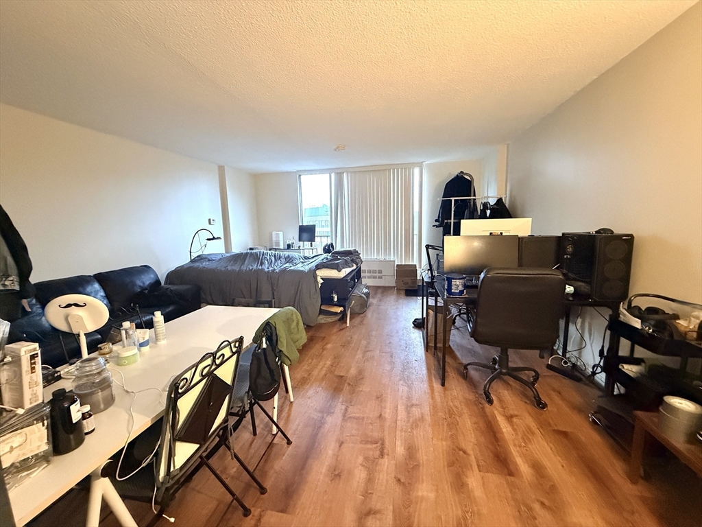 44 Washington St 807