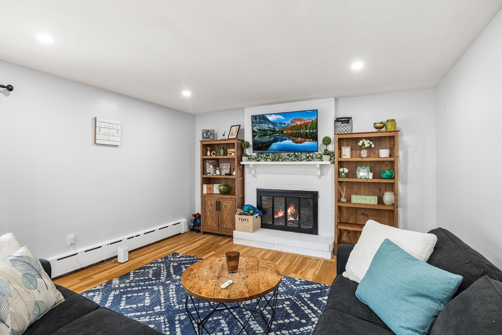 9 Cloverleaf Rd