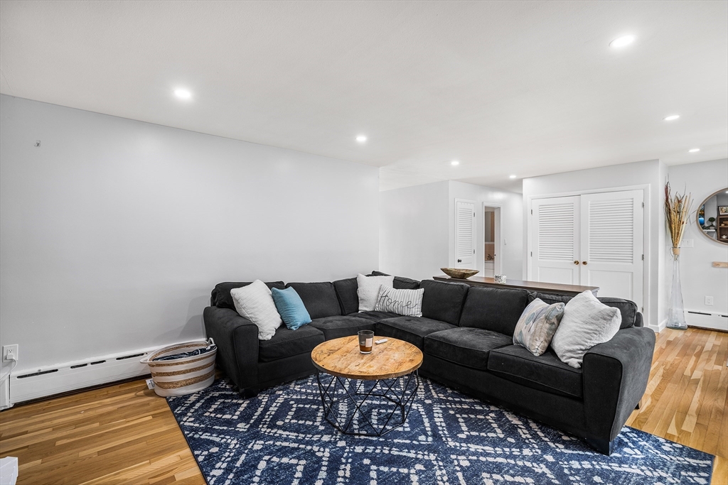 9 Cloverleaf Rd