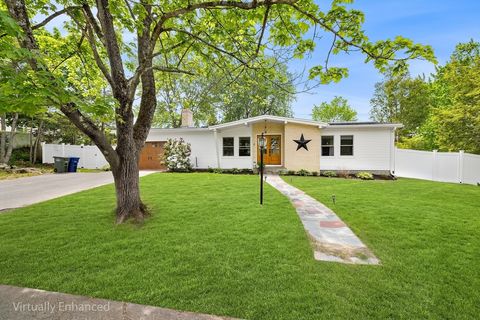 Photo of 9 Cloverleaf Rd, Leominster, MA 01453 (MLS # 73524244)