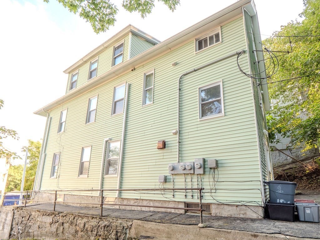 106 Illinois St