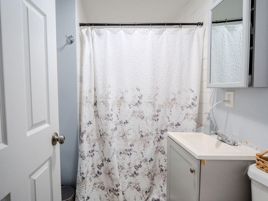 106 Illinois St, Worcester, MA, 106 Illinois St, Worcester, MA Photo #27