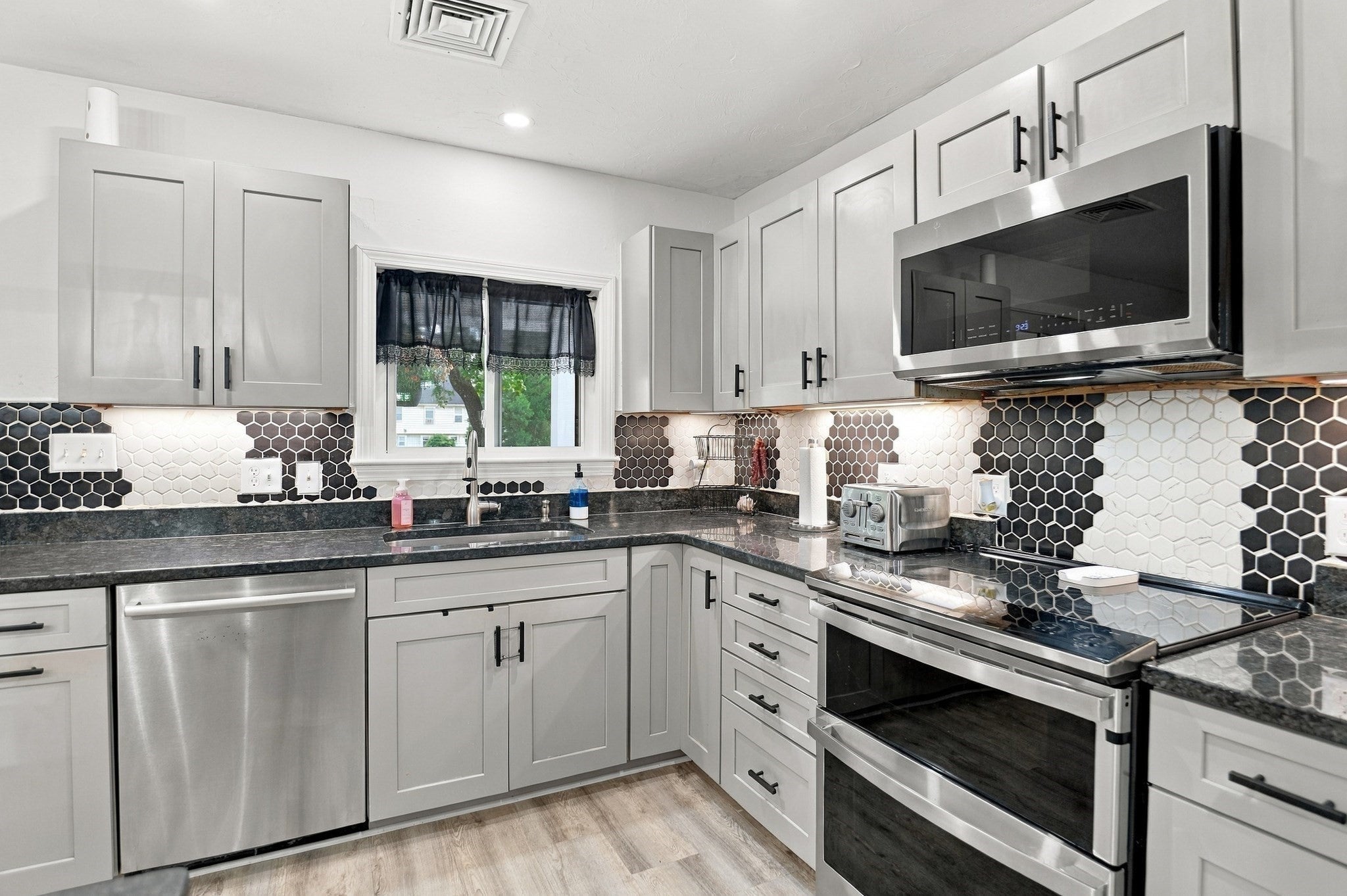 11 Coleman Street, Peabody, MA, 11 Coleman Street, Peabody, MA Photo #9