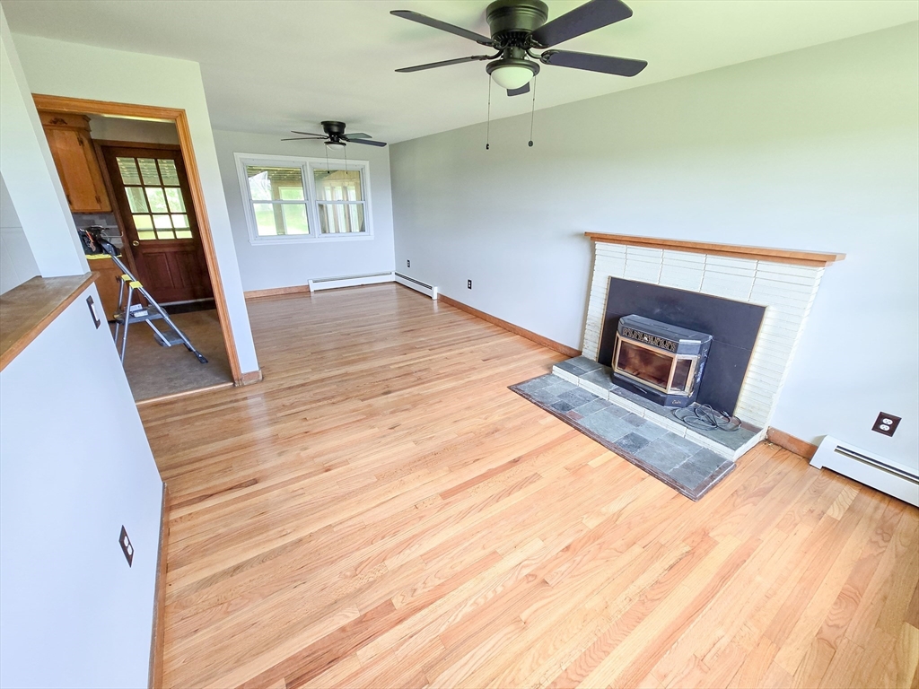 264 Dresser Hill Rd