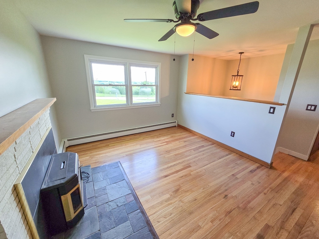 264 Dresser Hill Rd