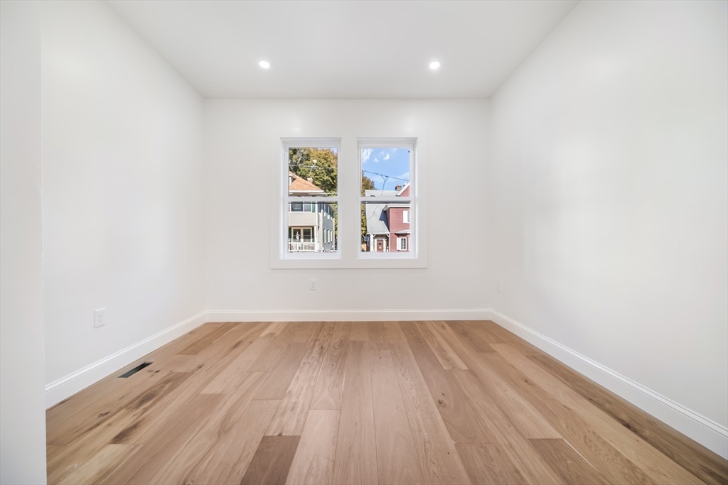 9 Knollin St #1, Malden, MA Photo #5
