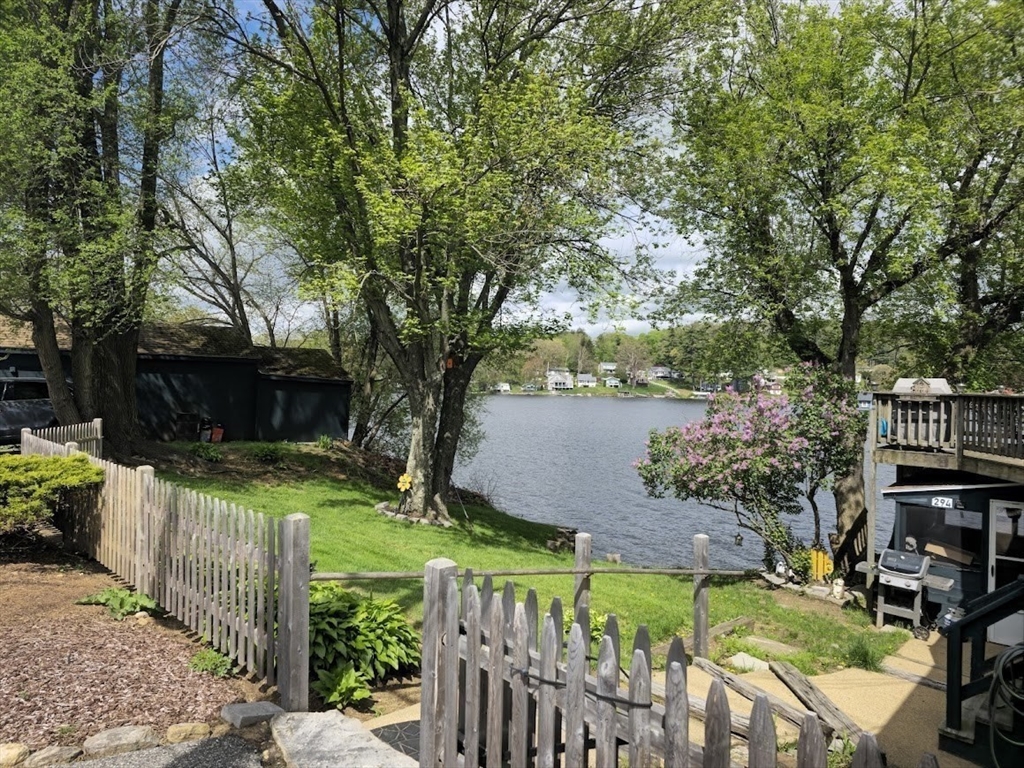 294 E Main St