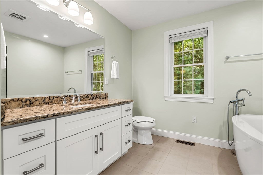 14 Village Rd, Pepperell, MA Photo #19
