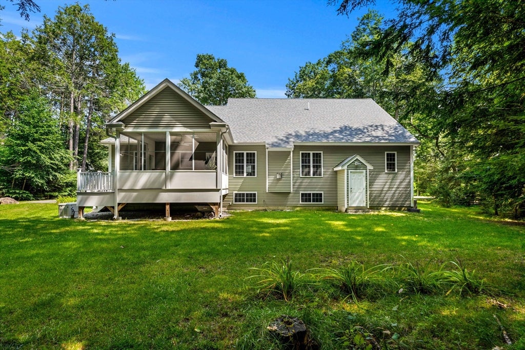 14 Village Rd, Pepperell, MA Photo #2
