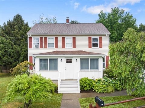390 Hartford Ave E Uxbridge MA 01569